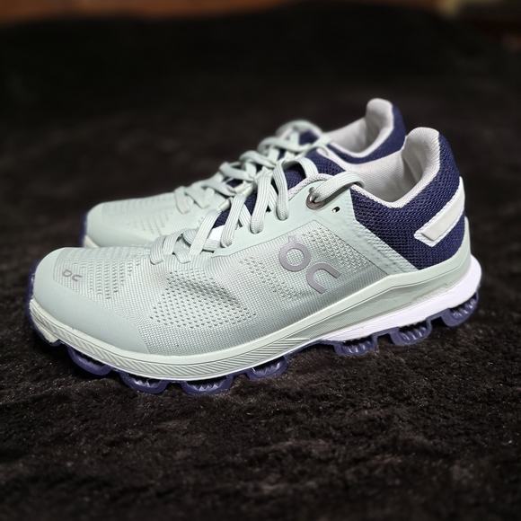 On Running Shoes - On Running Women's Shoes -.In Nearly New Condition.There Is A Sopt On Left Shoe.